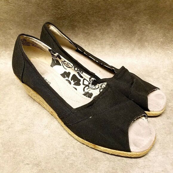 Fashion Bug Womens Pom Pom Size 10 Black Peep Toe Slip On 2" Wedge Sandals - Picture 1 of 9